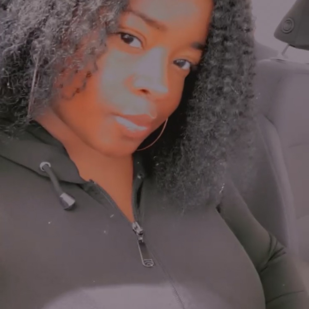 Meet your Posher, Ebony